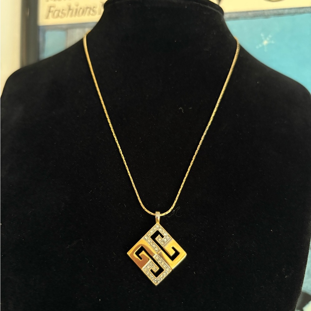 Vintage-givenchy  Gold Pendant Necklace